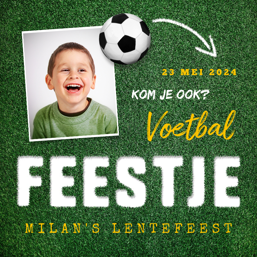 Communiekaarten - Lentefeest uitnodigingskaart feestje voetbal grasveld