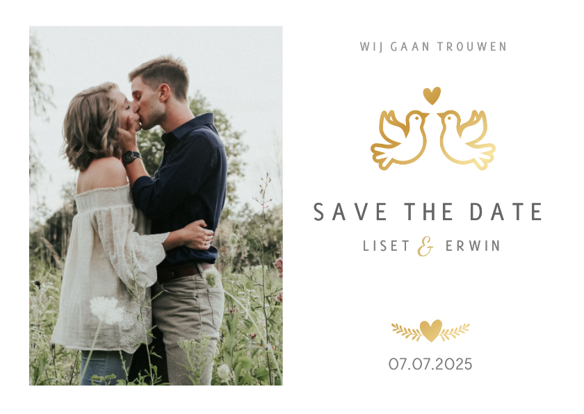 Trouwkaarten - Save the Date kaart klassiek wit met gouden duifjes en foto