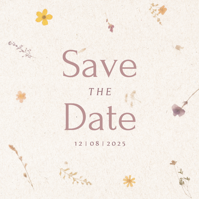 Trouwkaarten - Save the date kaart met geperste bloemen en papier textuur